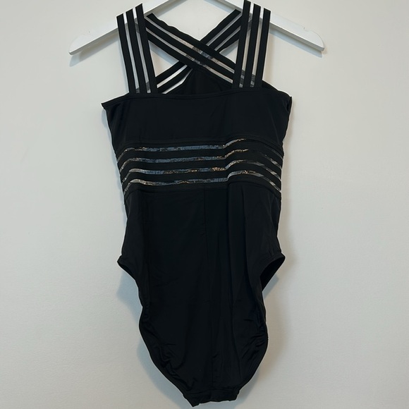 Hilor Women’s Black One-Piece Swimsuit, Medium - Picture 6 of 12